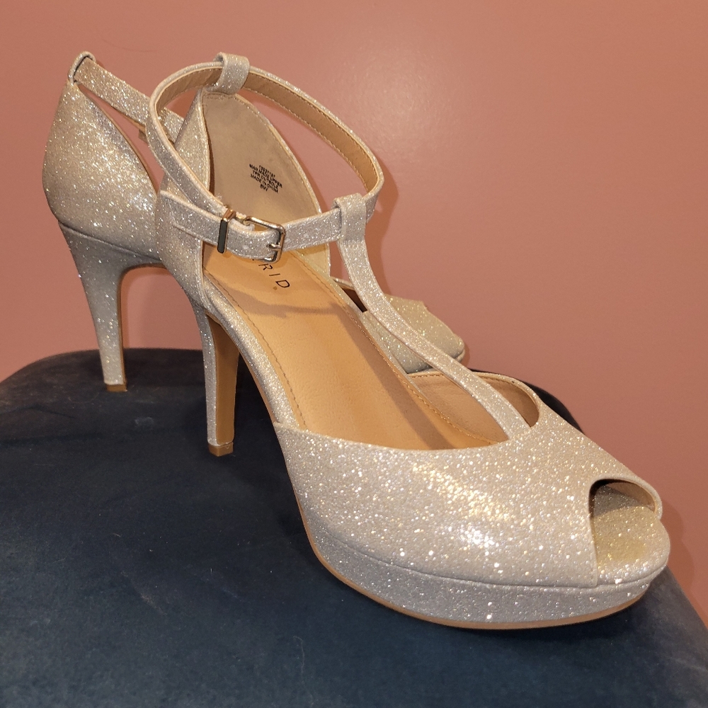 Torrid Silver Sparkle Peep-toe Heels. Sz 8